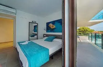 Esmeralda 3*